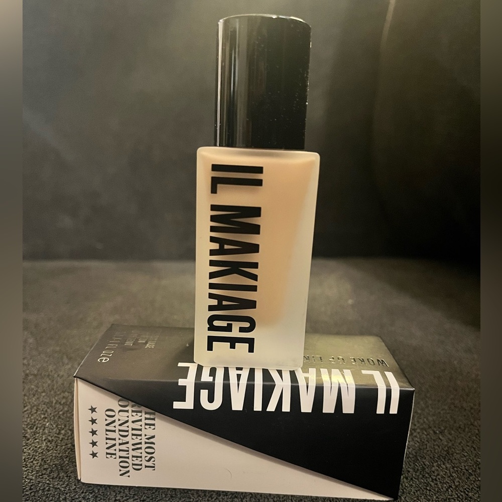 IL Makiage Woke Up Like This foundation